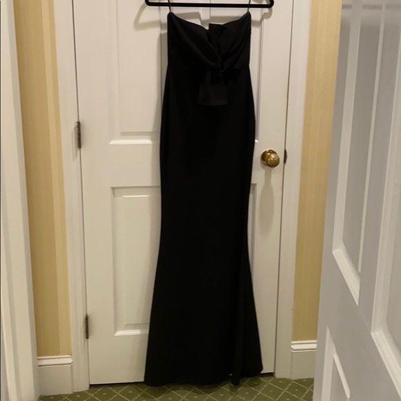 Forever 21 Ricarica Strapless Bow-Front Black Gown - Picture 2 of 11